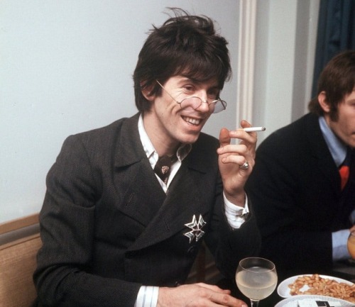 sadbarrett:  Keith at a photocall in London, January 11, 1967he is so beautiful I’m speechless.
