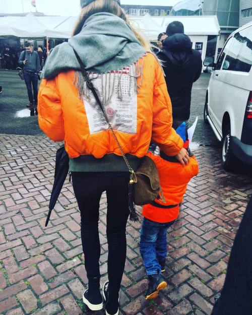 XXX On our way to support daddy #kingsday (📸 photo