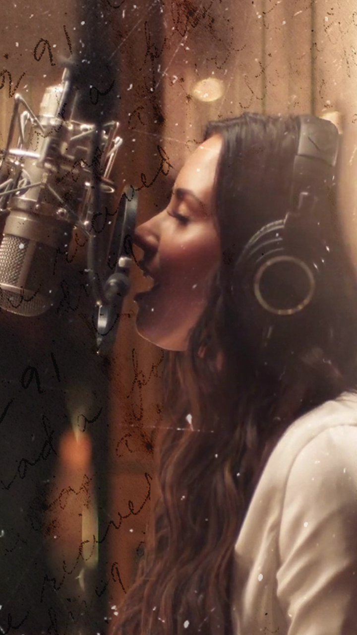 lovatoartedits:  requestlike or reblog if you save/usecredits to @lovatoart on twitter
