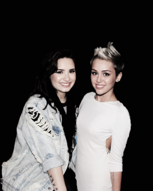 Lovatics & Smilers