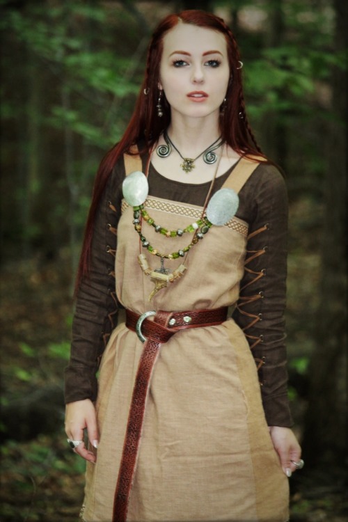 elvenrealm:From the viking shoot with elfofthewoodlandrealm and earthenspirit Instagram: Lotheriel