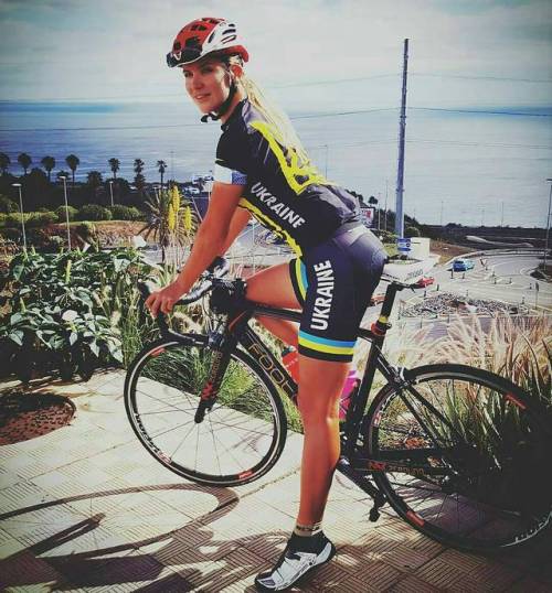 ciclografias: @chicas.ciclistas @mselenanovikova . #ChicasCiclistas  #cycling #ciclismo #cyclinglife