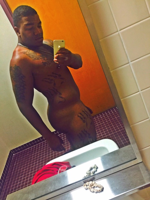flyyyaxxsyrill:  And they said Im not fine I beg to differ🔥😎😏