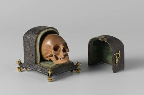 sixpenceee:magsniffcant:sixpenceee:Skull in a case. Author: Albert Jansz. Vinckenbrinck (Dutch, ca. 