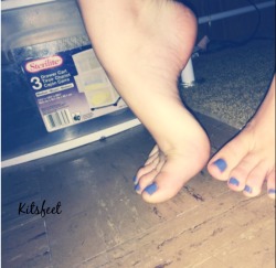 kitsfeet:  Tip toes