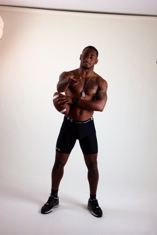 tastyblkman:  Naked Baller Alert: Meet 24 year old, 5’11 190-lb., Johnny Patrick