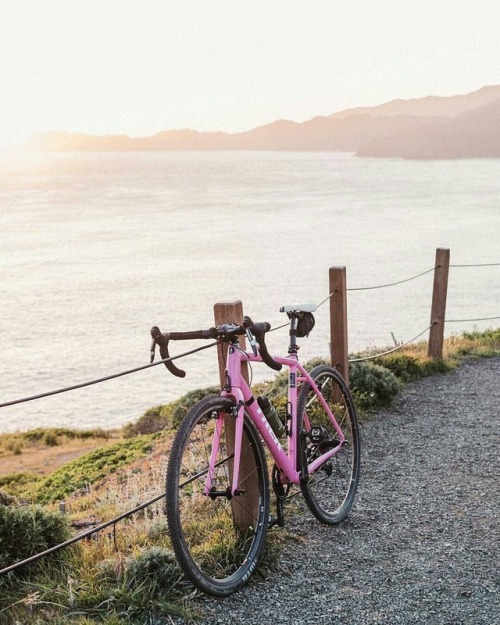 hizokucycles:#Repost from cyclist @zackpianko - “Oh, hello, weekend! ” • • • #roadtonowhere #nolifel