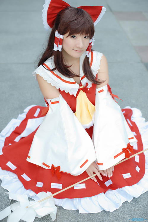 Touhou Project - Reimu Hakurei (Kishigami Hana) 1-4