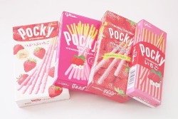 sugartokki:  Strawberry Pocky  (´∀｀)♡ Edited by sugartokki | cto 