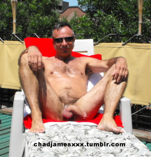 chadjamesxxx:“Chad Roof-Top Erect Sun Bathing in the Nude In Montreal XXX”  28JUN09  http://chadja