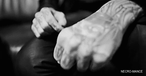 necro-mance:  a lovely gif of Chirs’ hands