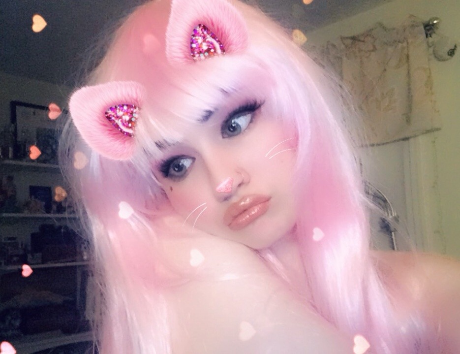 cybrrbunny:  too bad she’s so sad