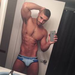 insta-hunk:  Instagram: @samgstar 