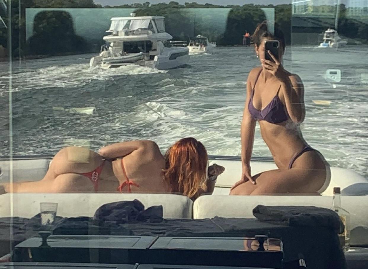 shannon1973:celeb-pics-n-vids:Bella Thorne 