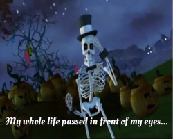 missdiamondmod:  allthingshyper:  the-many-fandoms-girl:  If you don’t love that skeleton you’re wrong  SKULLY WAS THE ACTUAL SHIT OKAY  I watched this all the time as a kid   Its been too long. Someone tell me what the movie is!