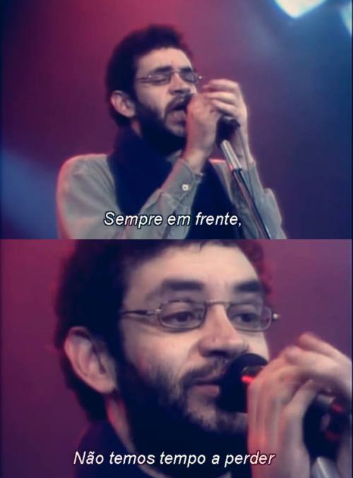é