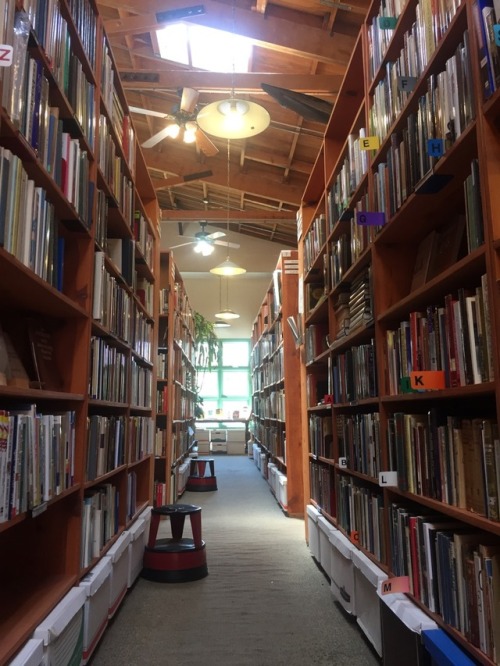 littlesoapsud: I finally discovered a new bookstore to throw my money at