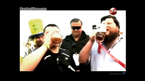 randomweas:  Y ahi mismo se lo mando a guardar (: