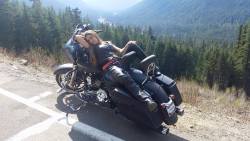 motorcycles-and-more:Girl on Harley-Davidson