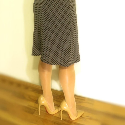 A recent dress purchase that I paired it with a favorite heel and hosiery combination for a classy a