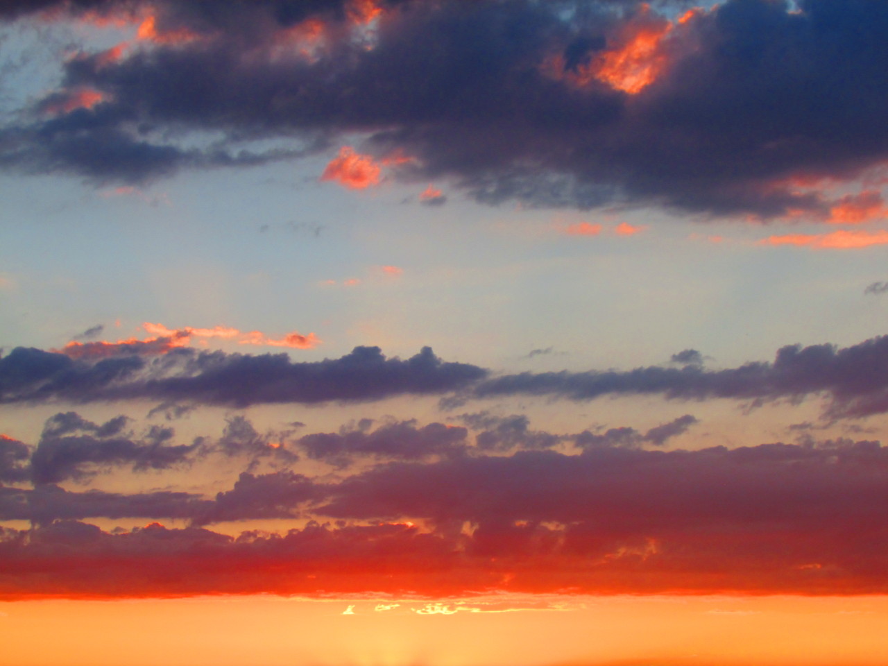 sunsets-and-sweet-tea:  so last week for the entire duration of a sunset I took my