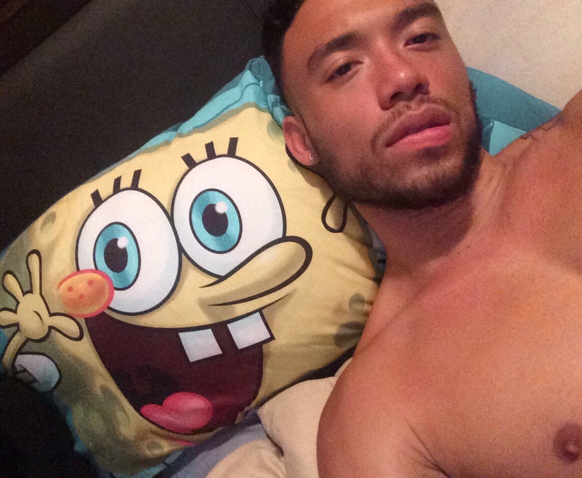 briannieh:  My favorite pillow 😁😁😁#briannieh #chinolatino 