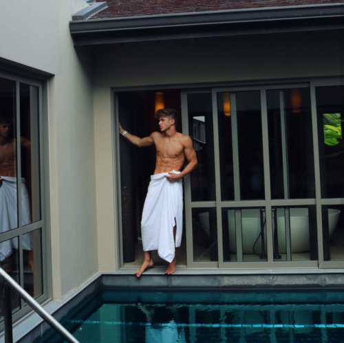 boytrappedinthcloset:  Nate Garner