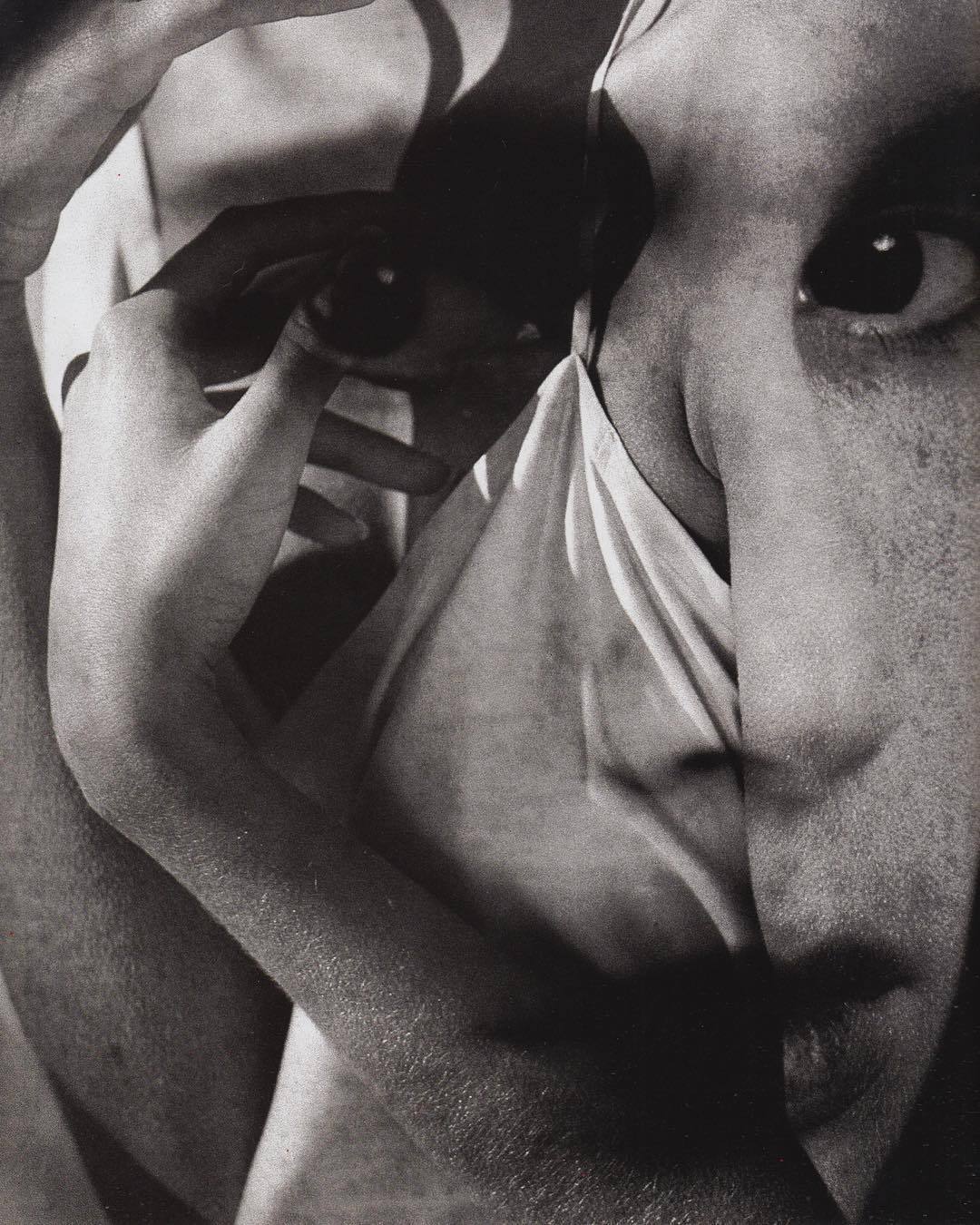 erowid:  Kim Williams for Yohji Yamamoto (1980s) ph. Nick Knight