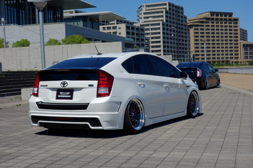 74120-731241:Toyota Prius ZVW30クリスタルアイ - デザインワークスさんの デモカー　プリウス CRYSTALEYE ファイバーフルLEDテールV3…