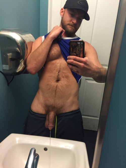 deviantotter:  In my defense the toilet looked out of order