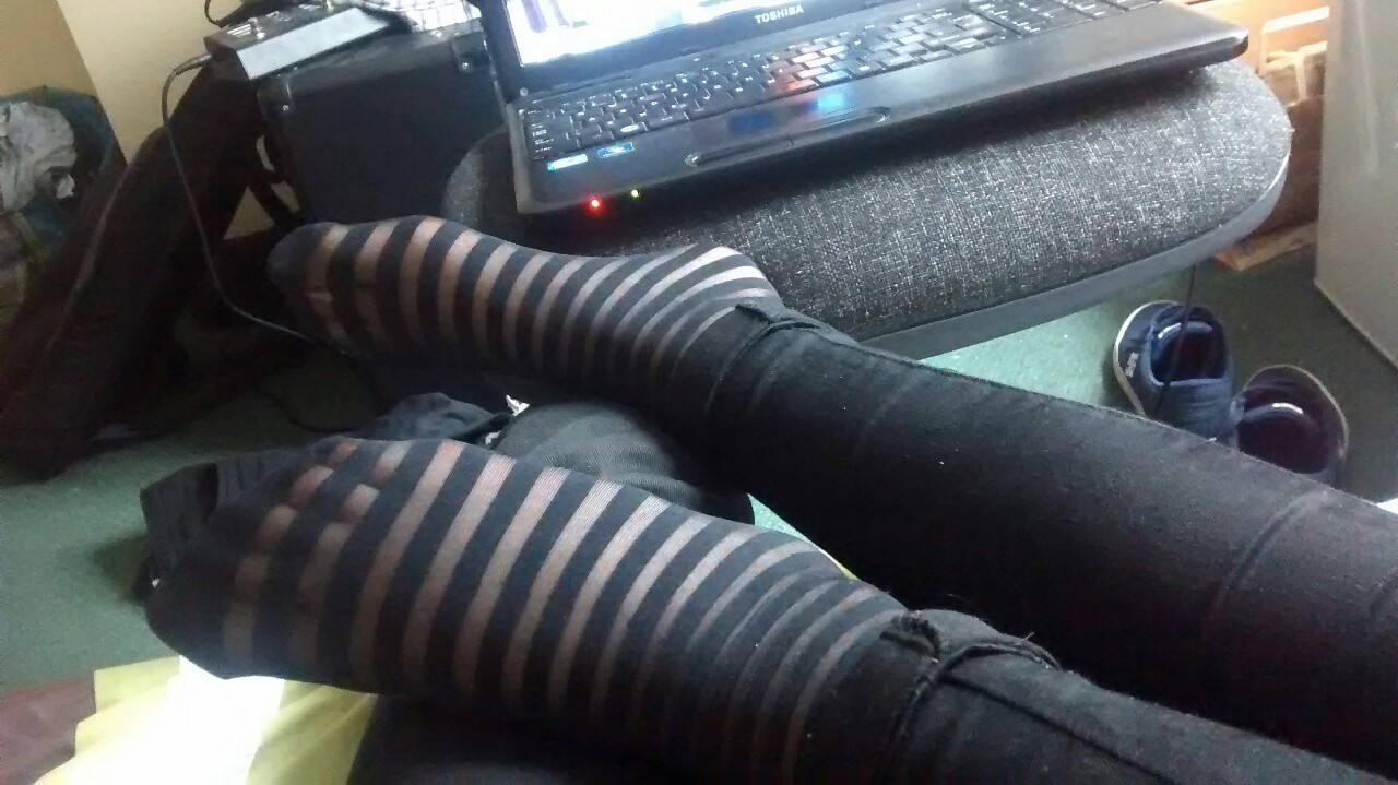 feetofash:  Not usually into socks but I find some of Ash’s new ones really sexy
