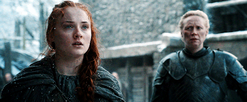 daenerys-stormborn:She had not thought of Jon in ages. He was...