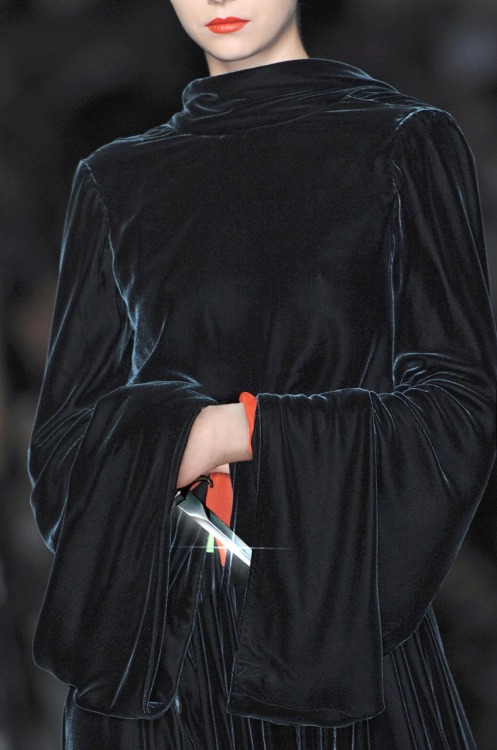 3rdeyechakra:chakra archive: (gaultier fw ‘08)duplicitous lady in waiting.jpg
