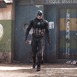 marveladdicts:Steve Rogers, part time runway model