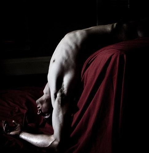 darkdalliances:  We take for grantedThe sound of nothing;The gentle touch of velvetAgainst our bruis