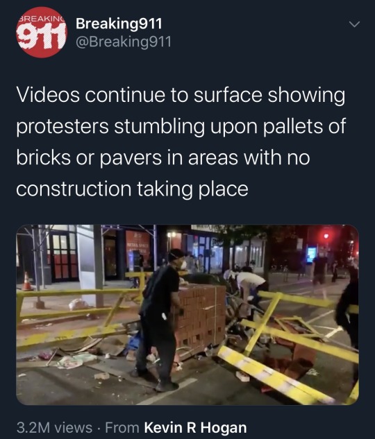 krxs100:  UNDERCOVER COPS ARE BEING CAUGHT PLANTING CARS/BRICKS, SETTING FIRES AND BREAKING STORE WINDOWS TO MAKE PROTESTS LOOK VIOLENT DON’T BELIEVE THE MEDIA #STAYWOKE  follow for more news 