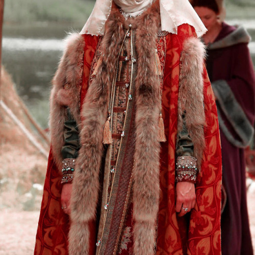 queeninwinter:Fashions of Westeros: The NorthThe North is one of the last places in Westeros where t