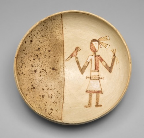 Bowl with a Figure Holding a Macaw, Hopi, 1400, Art Institute of Chicago: Arts of the AmericasThe bi