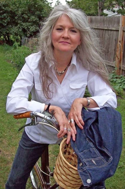 MATURE PUSSY RULES!