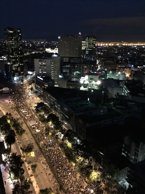 p-aw-z:Las mejores fotos de #TodosSomosAyotzinapa #Ayotzinapa #EPNBringThemBack #AccionGlobalAyotzin