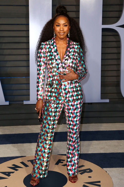 Angela Bassett attends the 2018 Vanity Fair Oscar Party hosted by Radhika Jones at Wallis Annenberg 