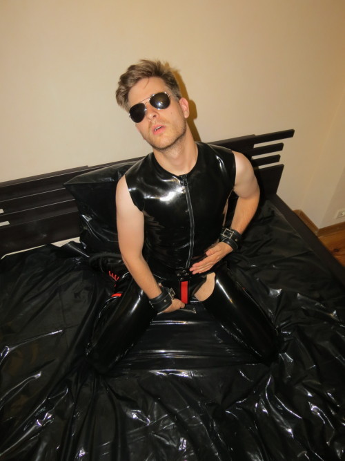 latexcoveredstuds: Free gay porn videos: http://gayporndepot.com