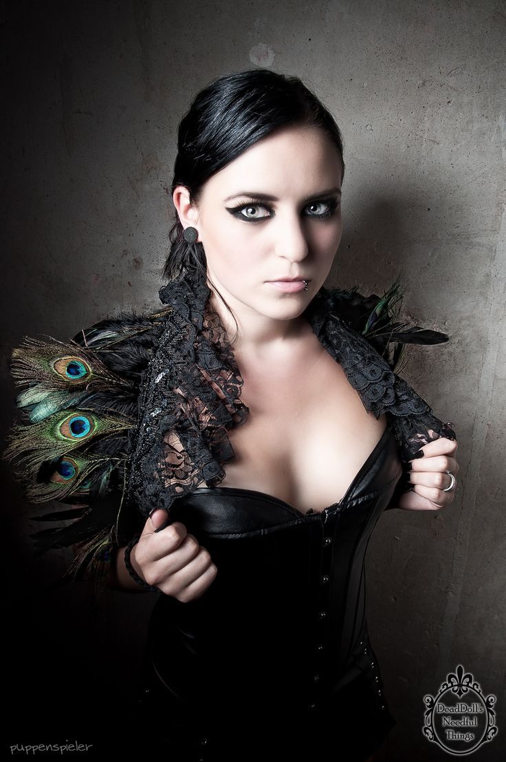 victorian-goth:  Victorian goth http://victorian-goth.tumblr.com/ 