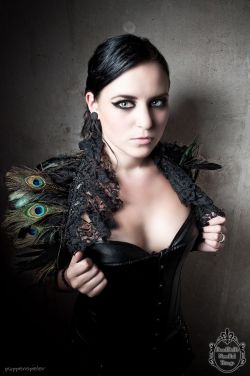 victorian-goth:  Victorian goth http://victorian-goth.tumblr.com/