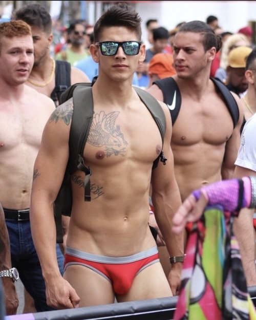 hot-guys-around-the-world: