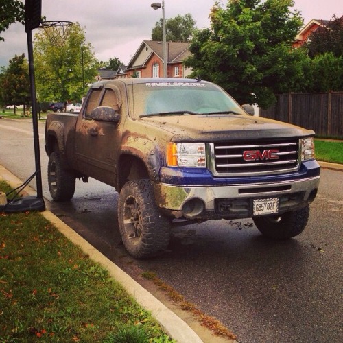 truckyeaahhh:  Muddy Sierra  &gt; the truck lover&rsquo;s blog