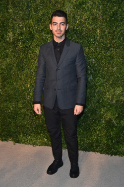 jobrosnews:  Joe Jonas attends the 11th annual CFDA/Vogue Fashion Fund Awards at Spring Studios on November 3, 2014 in New York City. 