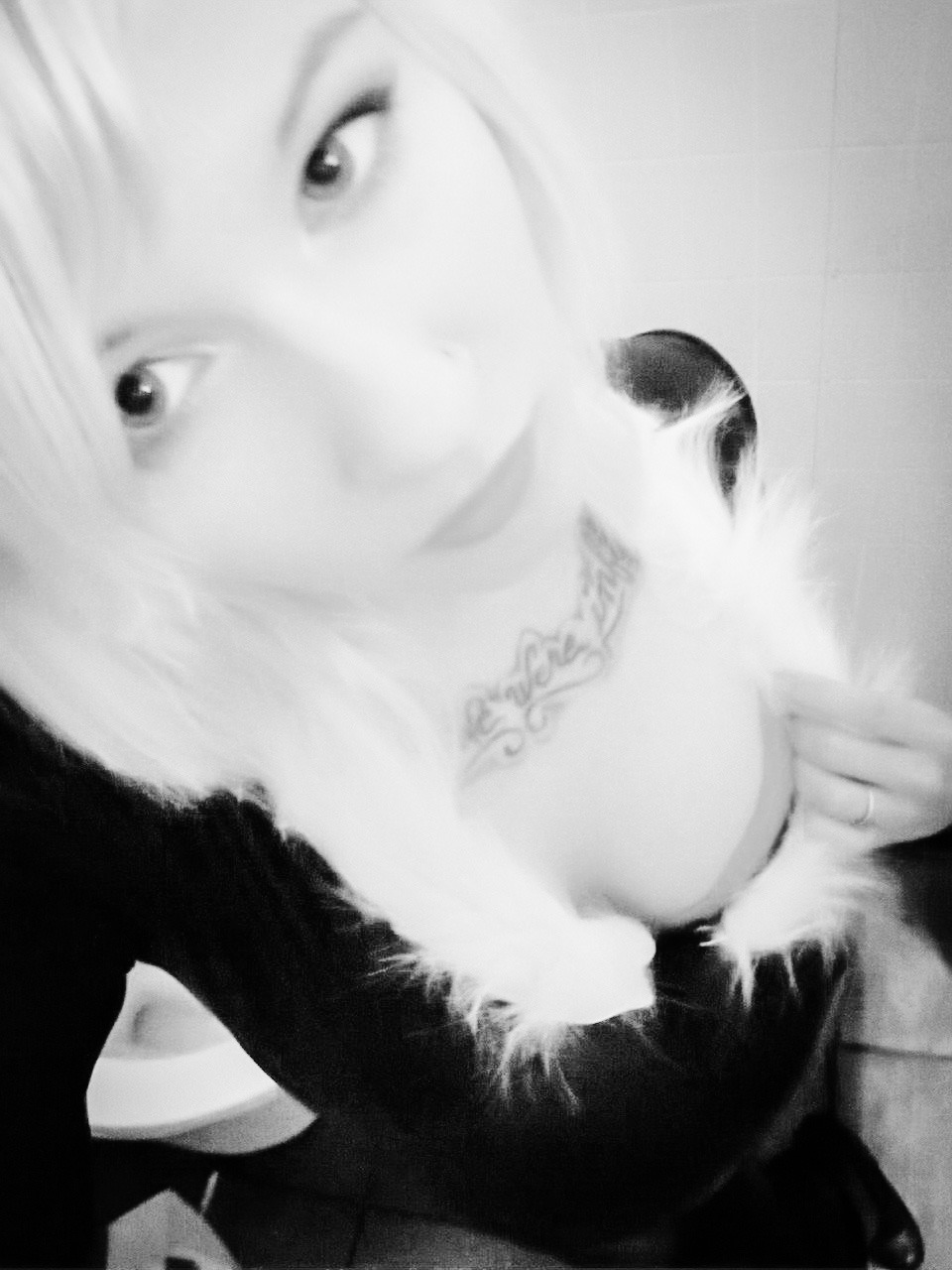 mrcreepypastaskitten:  Because sometimes you get wasted and take pics in the bar
