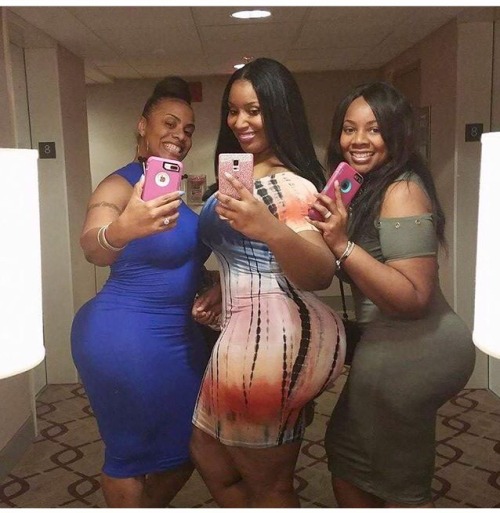 turntup69: When your whole squad is thick to death!!!!! ✅