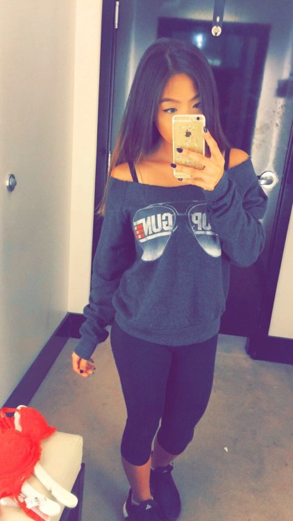 thisdorkjessicapictures:  victoriassecret dressing room.
